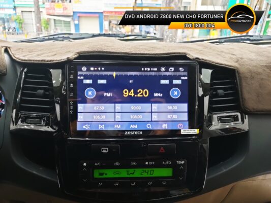 Giao diện Radio - FM trên dvd android z800 new cho fortuner 2016