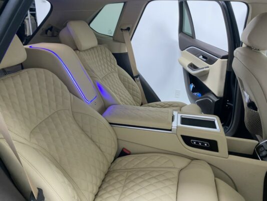 Độ ghế Limousine cho Lexus LX570 trên form ghế zin