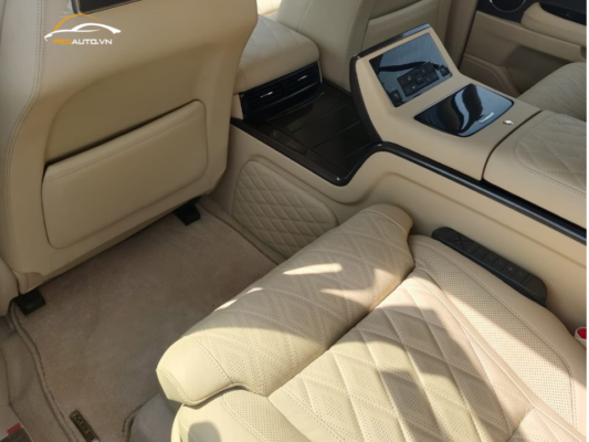 Độ ghế Limousine cho Lexus LX570 Phiên bản Trung Đông